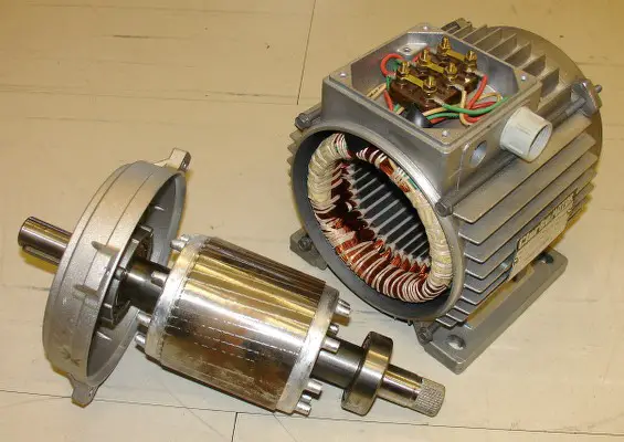 Stator (on the right) and Rotor (on the left) of an AC Motor