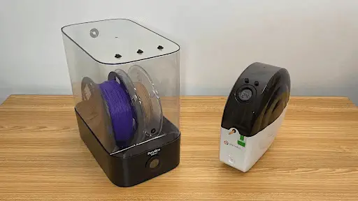 Using a filament dryer