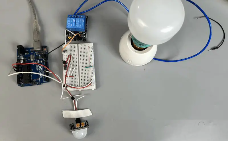 Motion-activated bulb Arduino project