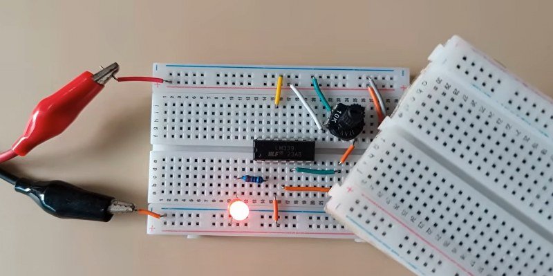 LED control using lm339